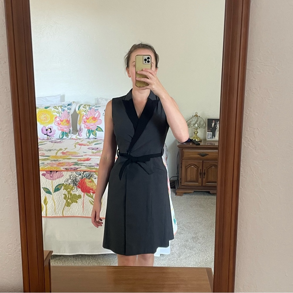 Calvin Klein collared wrap dress grey and black 4P